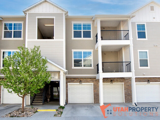 Building Photo - 626 N Sun Peak Dr