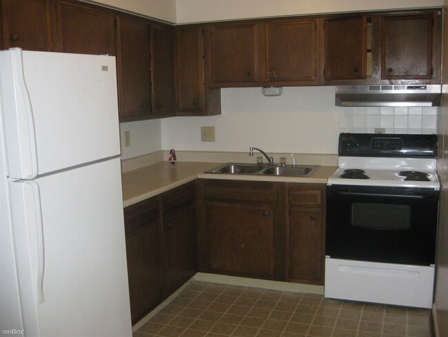 Building Photo - 2 br, 1 bath  - 1872 NW 82nd St 26