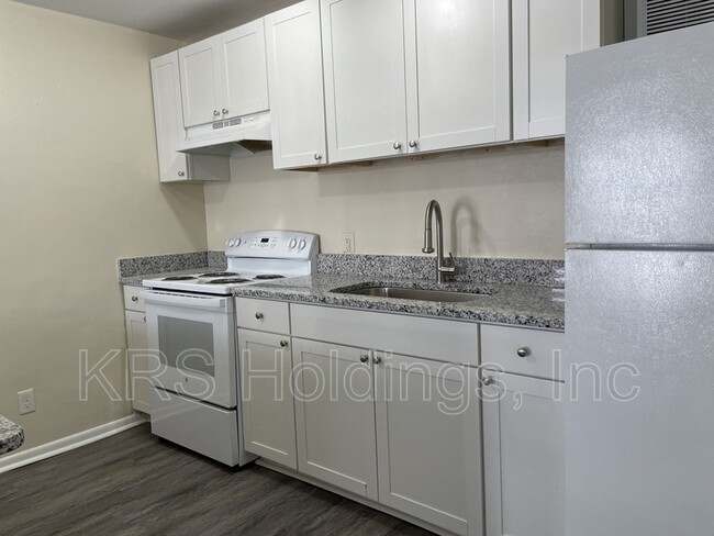 Building Photo - 611 W Ocean View Ave