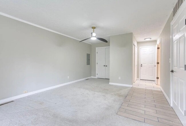 Building Photo - 833 W Galbraith Rd