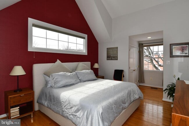 Building Photo - 854 N Liberty St