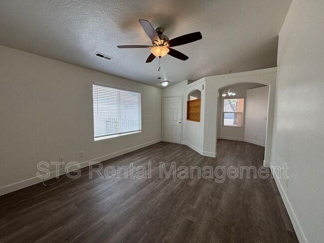Building Photo - 2048 W 30 S