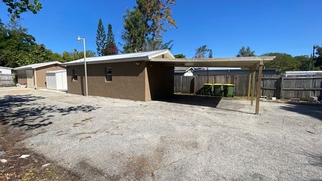 Building Photo - Small & Quaint Studio Tiny Home!! Fully Ti...