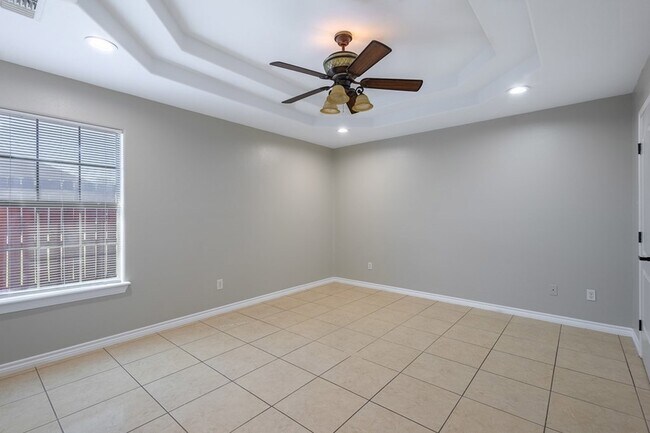 Building Photo - 2677 Fox Cove Drive