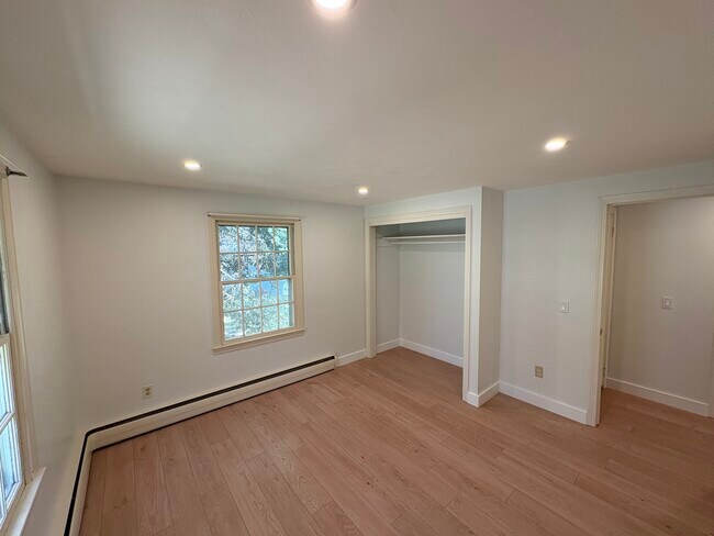 Building Photo - 22 Hobbs Rd