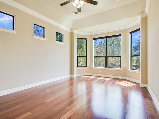 Building Photo - 2305 Gilia Dr