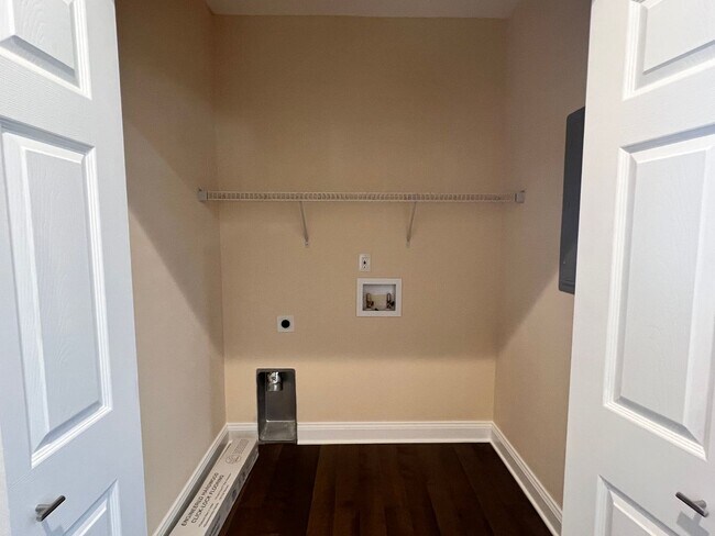 Building Photo - Stunning, Modern 4-Bed / 2.5-Bath Home for Rent – Less Than 20 Minutes to Downtown!