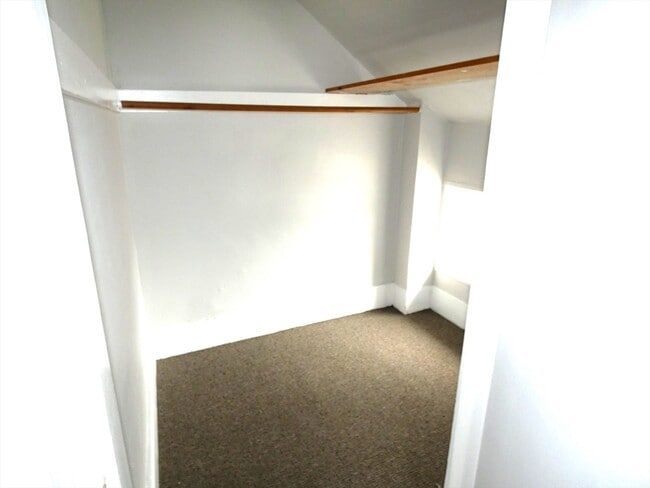 Building Photo - 7 Greenwood St