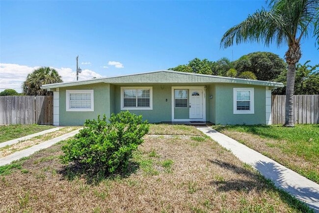 Primary Photo - 257 NE 45th Ct