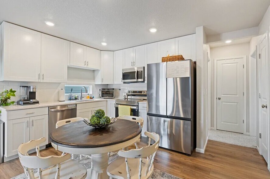 Building Photo - 9440 Oro City Loop