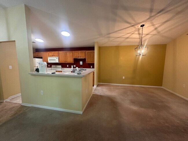 Building Photo - Spacious 2BR Condo with Flex Space & Private Balcony in Crestwood’s Madison Park