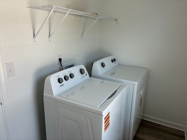 Building Photo - BRAND NEW SINGLE FAMILY HOME IN LOGANVILLE