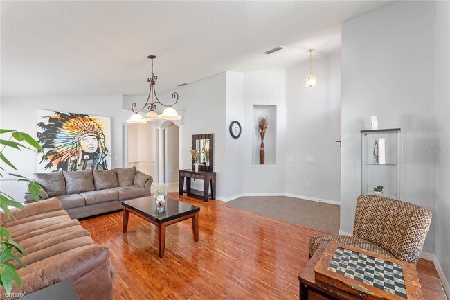 Building Photo - 4 br, 2 bath House - 1613 Crown Hill Boule...