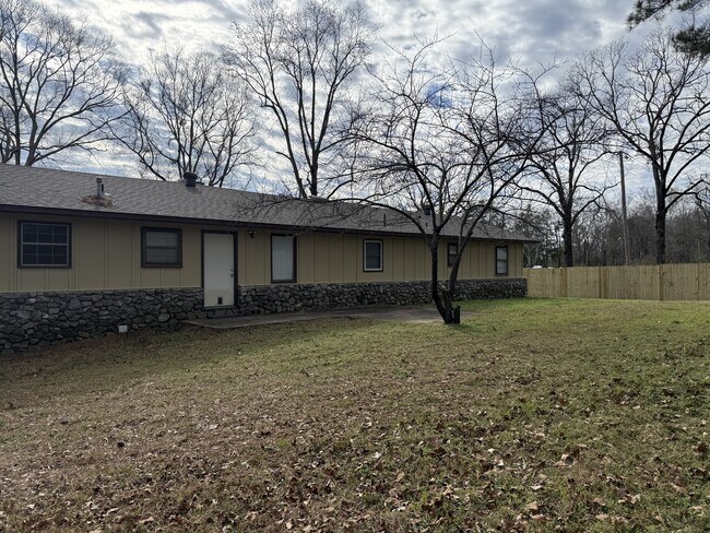 Building Photo - 210 Worthey Trail