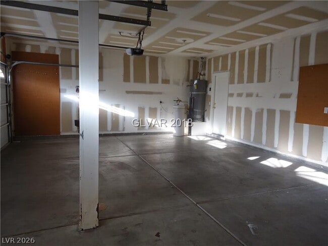 Building Photo - 1108 Ventura Hills St