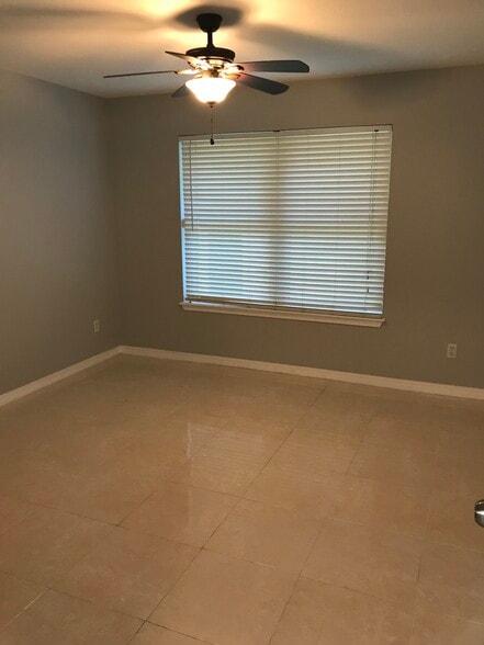 Room 1 - 5108 Zachary Blvd