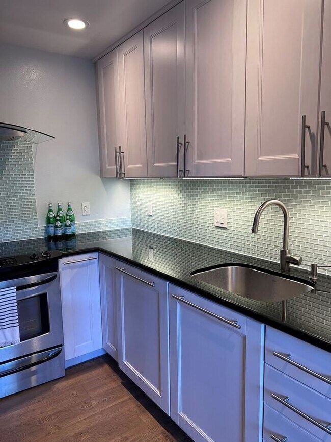 Building Photo - Fully-furnished Sleek 2-bedroom, 2-bathroom Condo in PG