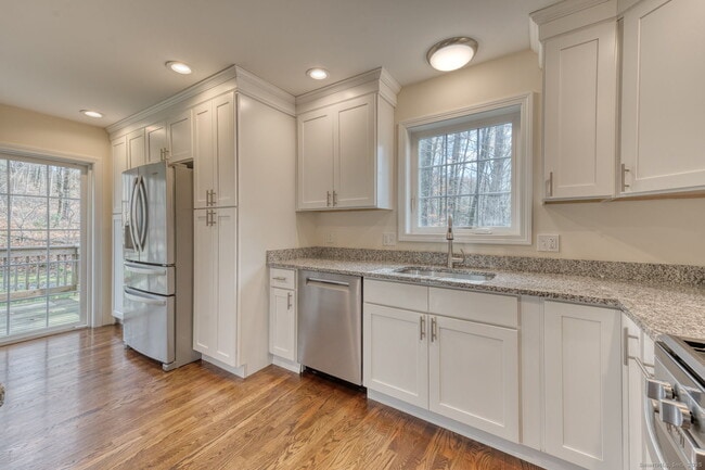 Building Photo - 43 Belvedere Dr