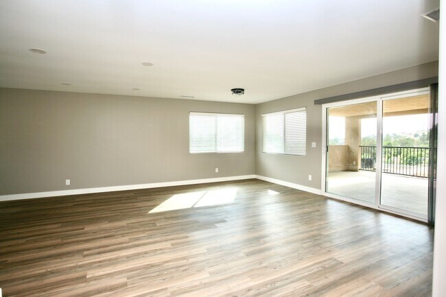 Building Photo - Valle Caballo Ln