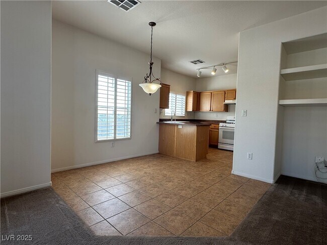 Building Photo - 3805 Ormond Beach St