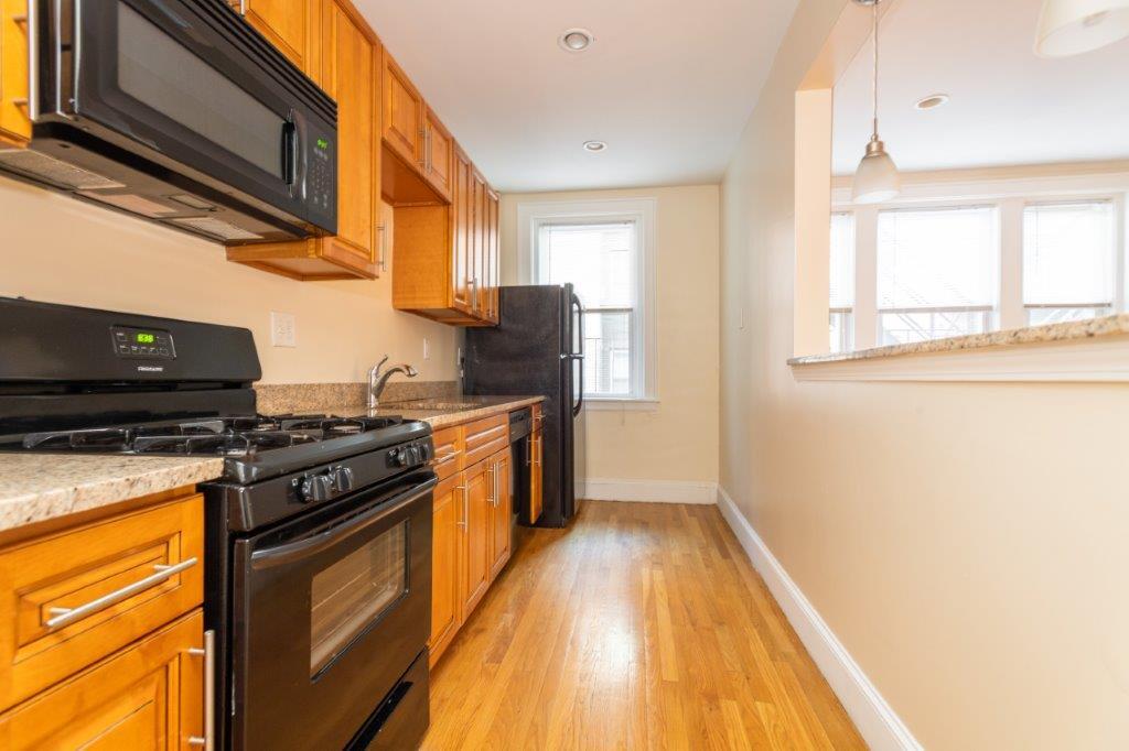 Building Photo - 320 Highland Ave