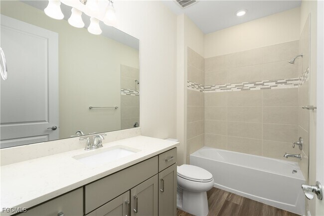 Building Photo - 42186 Edgewater Dr