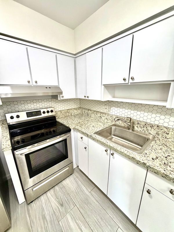 Building Photo - 1821 N 17th Ct