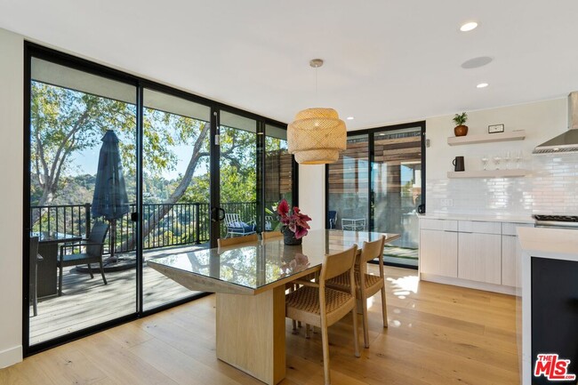 Building Photo - 3632 Beverly Ridge Dr