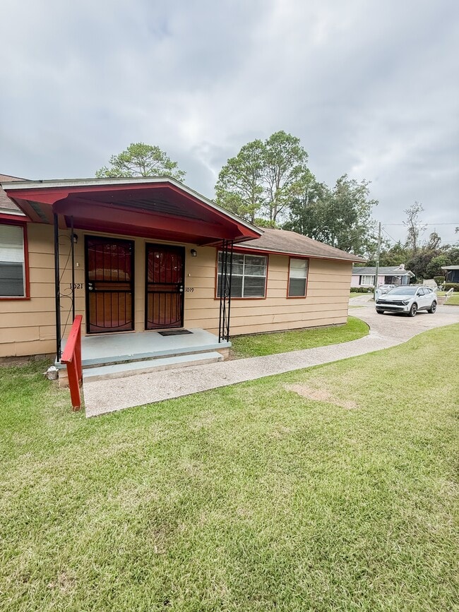 Building Photo - 1019 Griffin St