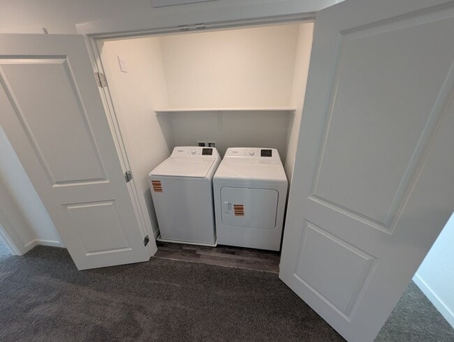 Building Photo - 924 Violet Heron St