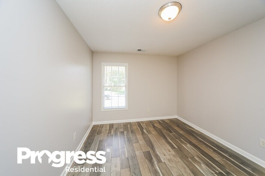 Building Photo - 7640 Dexter Park Dr