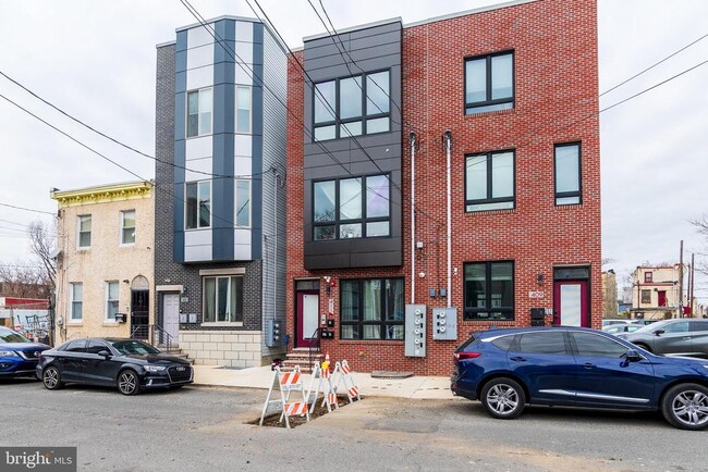 Building Photo - 411 W Hewson St