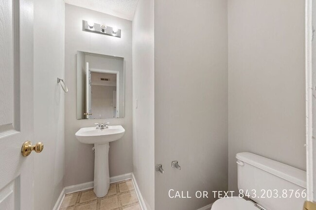 Building Photo - 8731 Hayden Glenn Dr