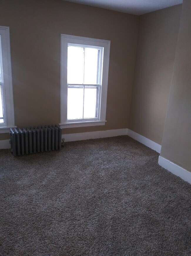 Building Photo - 15 Garrow St