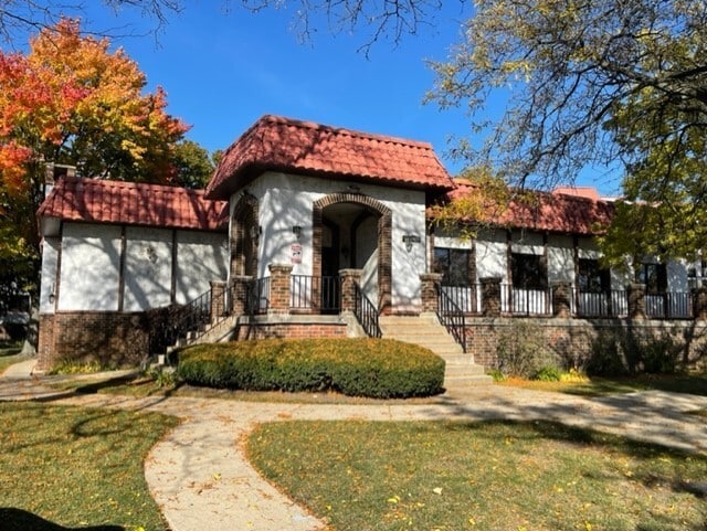 Building Photo - 350 Plum Creek Dr