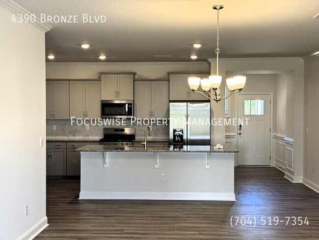 Primary Photo - 4390 Bronze Blvd