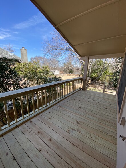 Upstairs deck. - 605 Scenic Dr