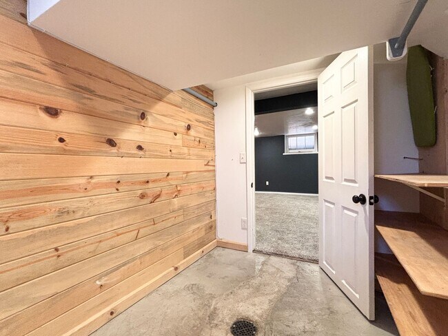 Building Photo - Charming Home in Salt Lake City!