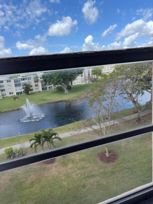 Building Photo - 14671 Bonaire Blvd