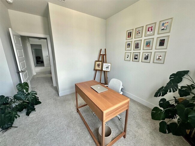 Building Photo - 8600 Cumbrae Ln