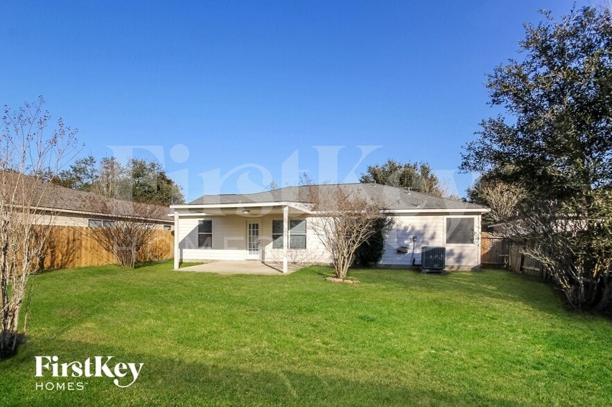 Building Photo - 16204 N View Ct
