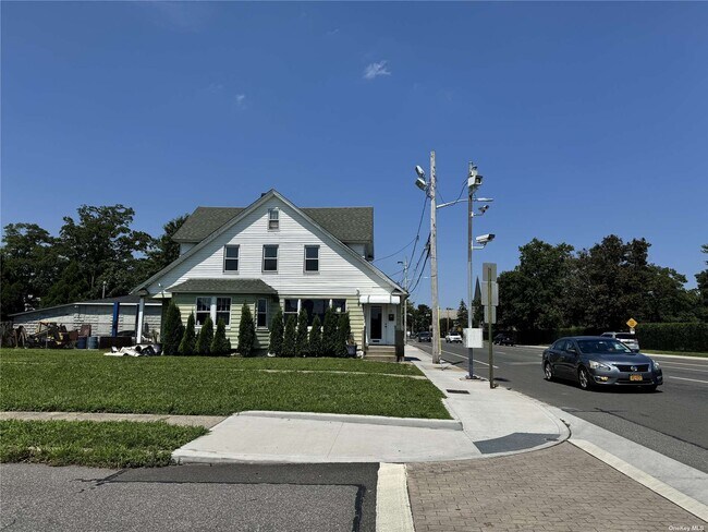 Primary Photo - 11 Post Ave