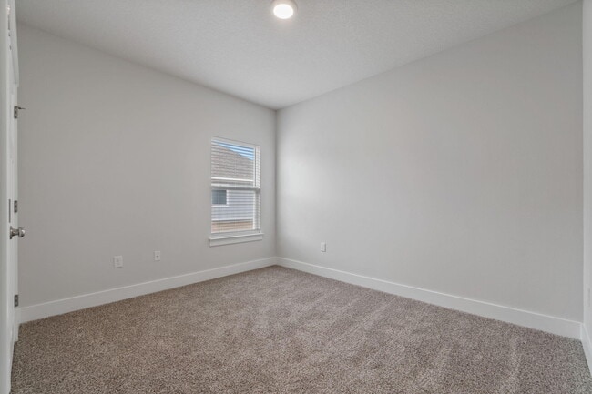 Building Photo - 6616 Forest Bay Ave