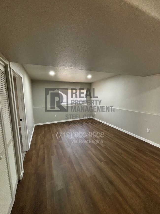 Building Photo - 326 W Golden Eagle Way