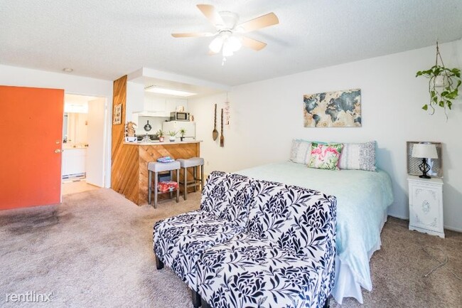 Building Photo - Studio, 1 bath Apartment - 240 Iron Dr