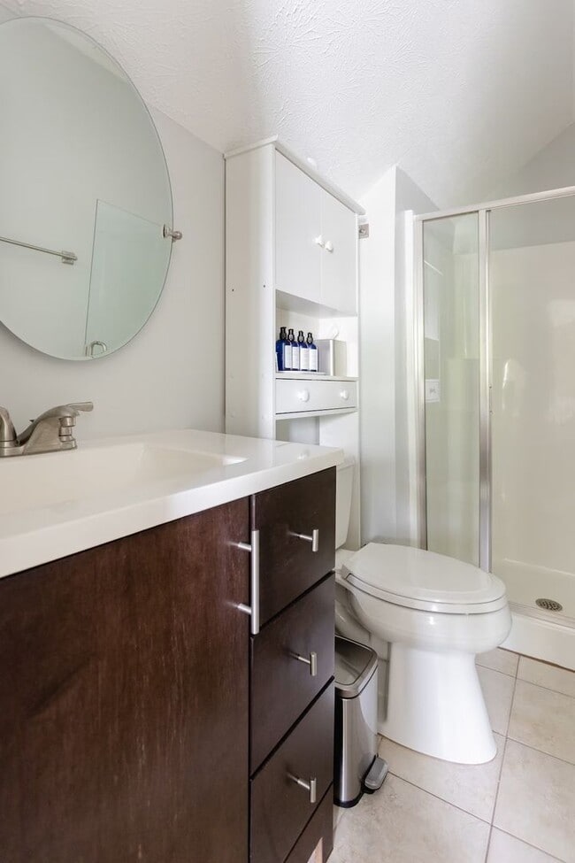 Building Photo - Ideal West Nashville Location!