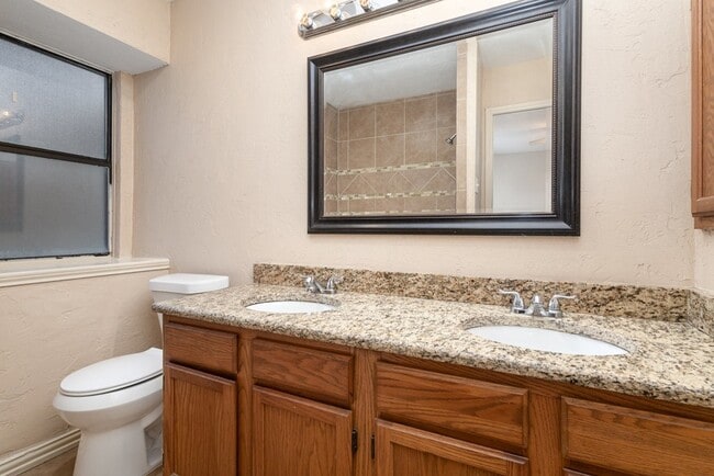 Building Photo - 1521 Wheatfield Ct