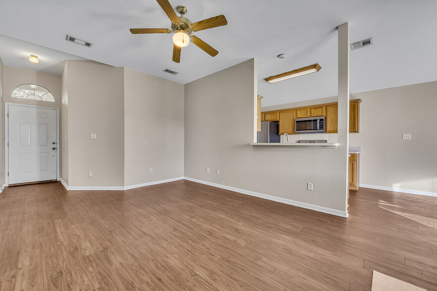 Building Photo - 3715 Westfield Dr