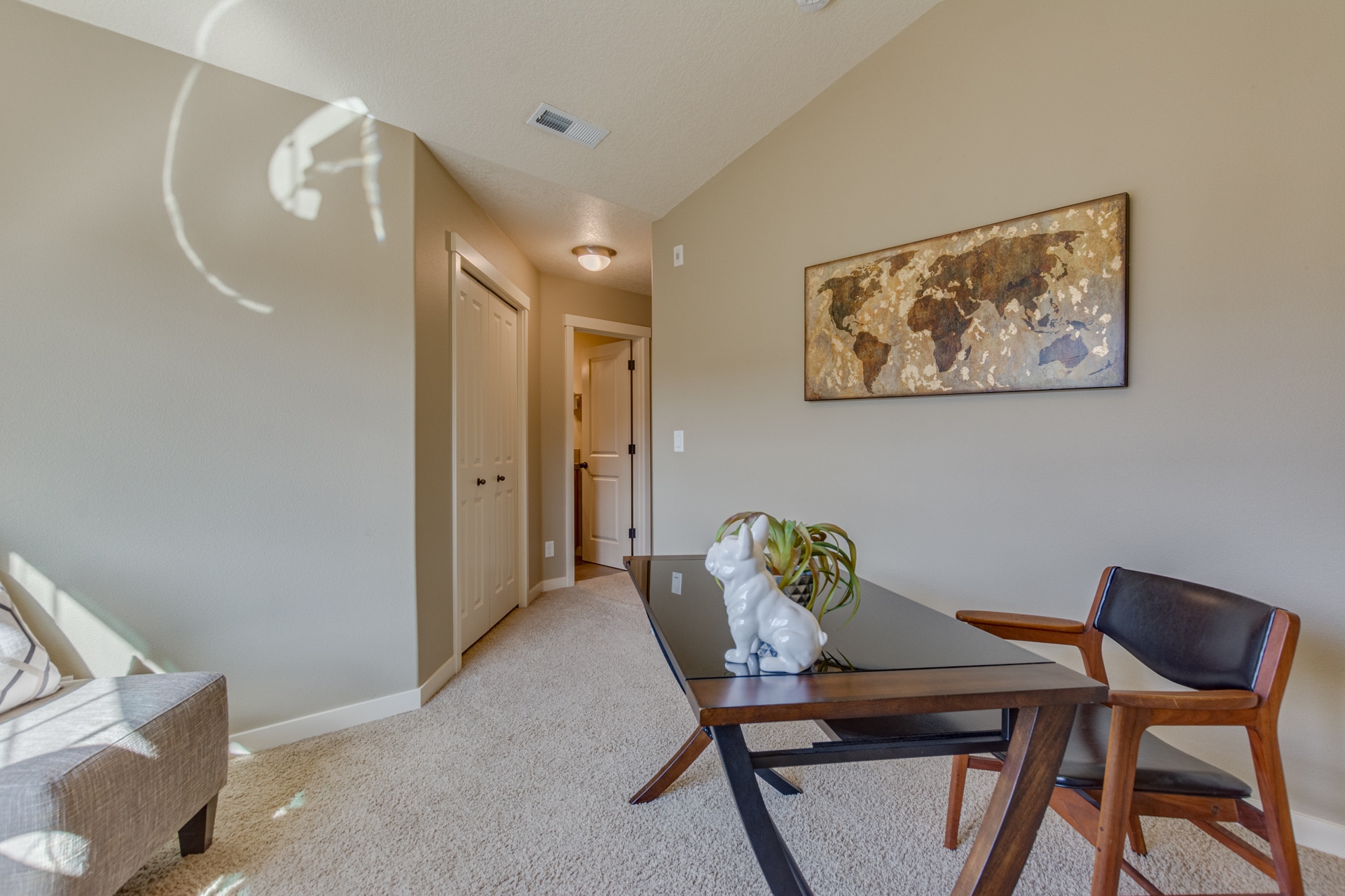 Building Photo - 8077 NE Miriam Way