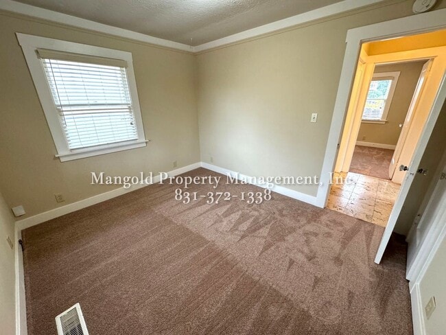 Building Photo - Great Home Located In New Monterey Neighbo...
